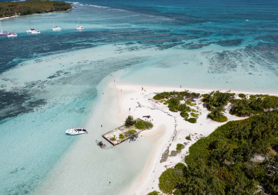 5 Islands Boat Trip, Snorkeling and Lunch on Ile aux Cerfs - A fast start from Trou Deau Douce