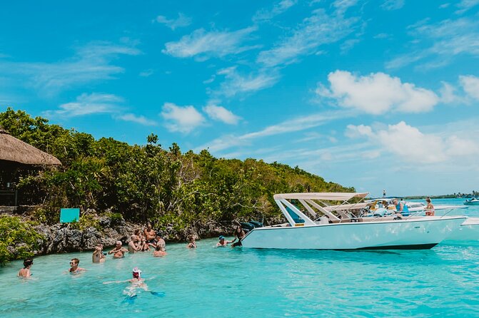 5 Islands Speedboat Cruise incl. Snorkeling in Blue Bay + Lunch at Ile aux Cerfs - Grand River South East brings waterfalls and open views