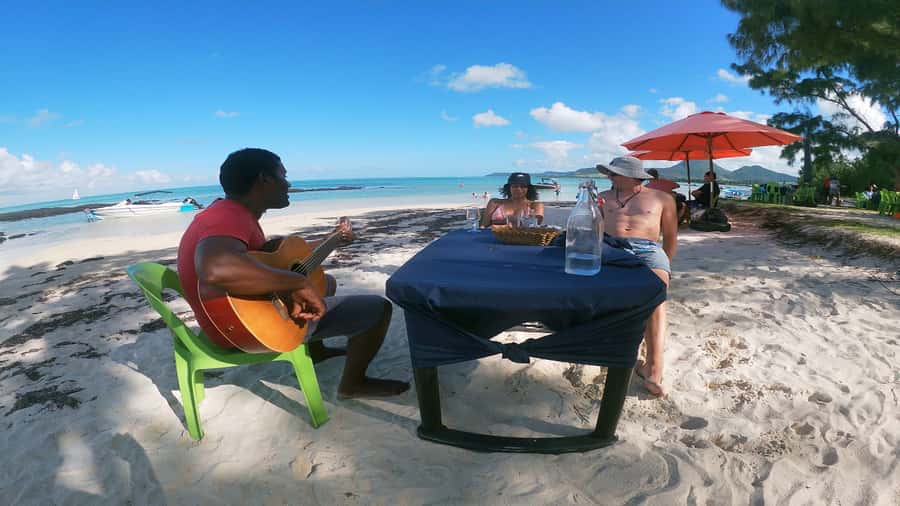 5 Islands Speedboat w/Snorkeling Sea Turtle + Lunch & Drinks - Why this East Coast boat day works