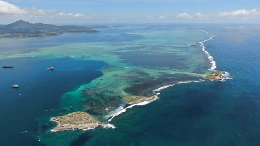 5 Islands Speedboat w/Snorkeling Sea Turtle + Lunch & Drinks - Ile aux Phares and Ile de La Passe