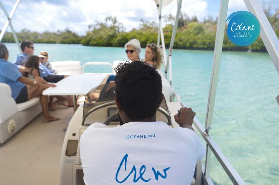 5 Islands Tour: New OCÉANE Private Pontoon Boat cruise - Snorkeling at Eau Bleu