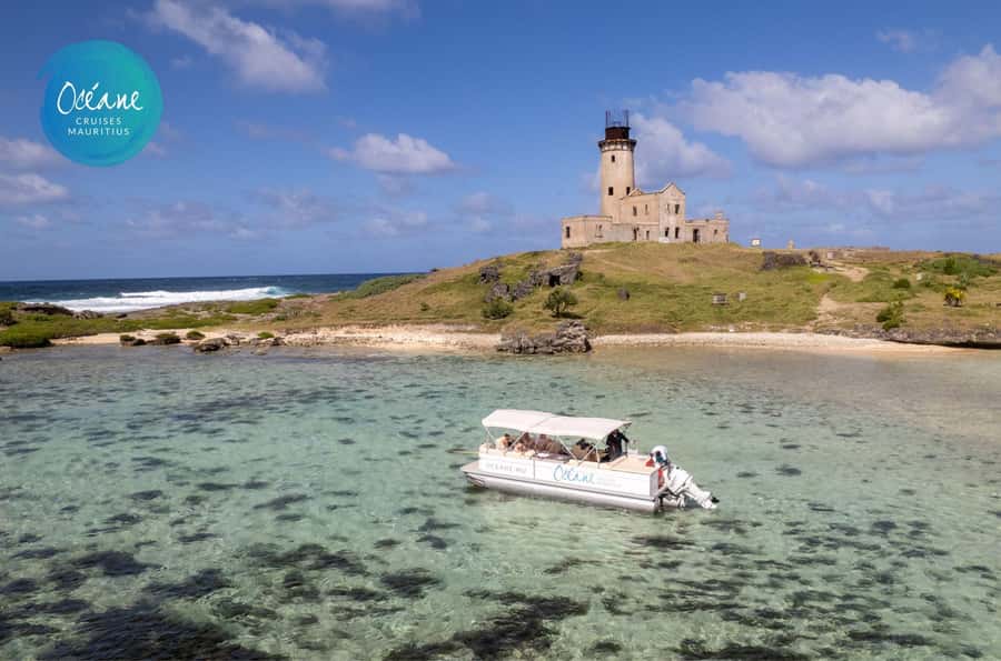 5 Islands Tour: New OCÉANE Private Pontoon Boat cruise - Ile aux Aigrettes and the flexible route