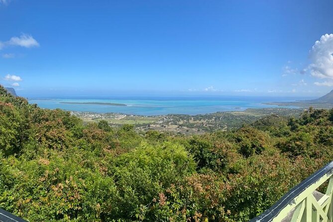 All Inclusive Full Day Tour: Chamarel Rhumrie,7-Coloured & Lunch - Rhumerie de Chamarel: the day’s most distinctive stop