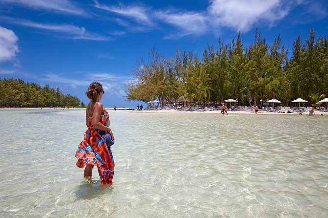All inclusive SPEEDBOAT FULL DAY to ILE AUX CERF & GRSE WATERFALL - Leaving from Trou d’Eau Douce at 7:30 a.m.