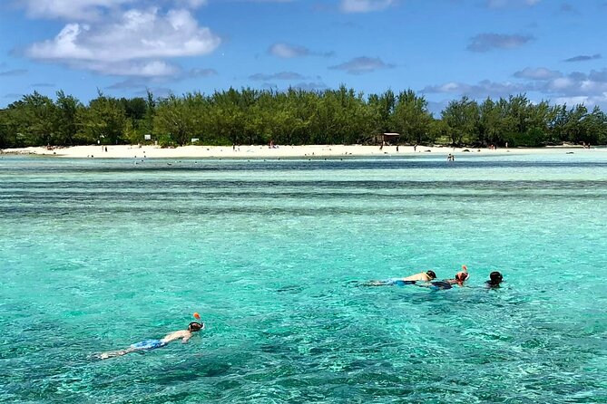 All inclusive SPEEDBOAT FULL DAY to ILE AUX CERF & GRSE WATERFALL - Lunch, Drinks, Music, and the Social Mood