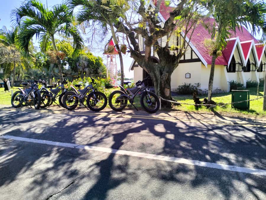 Authentic North East Coast E-bike Guided Tour - Getting comfortable on the Raptor fat-tire bikes