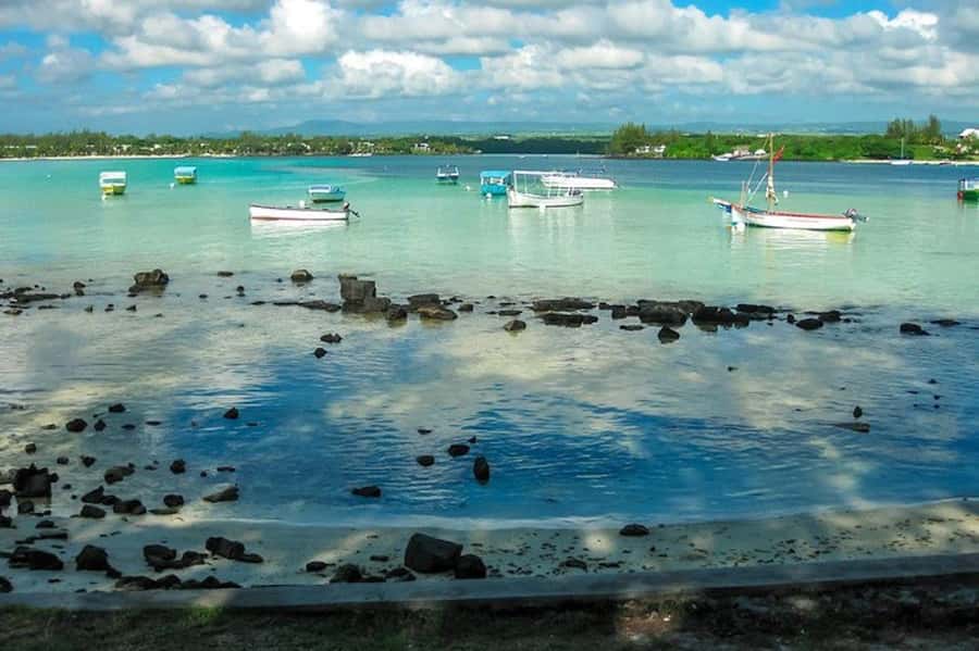 Blue Bay Glass Bottom Boat, Adventure Park & Gris Gris - Gris Gris shows Mauritius at its roughest
