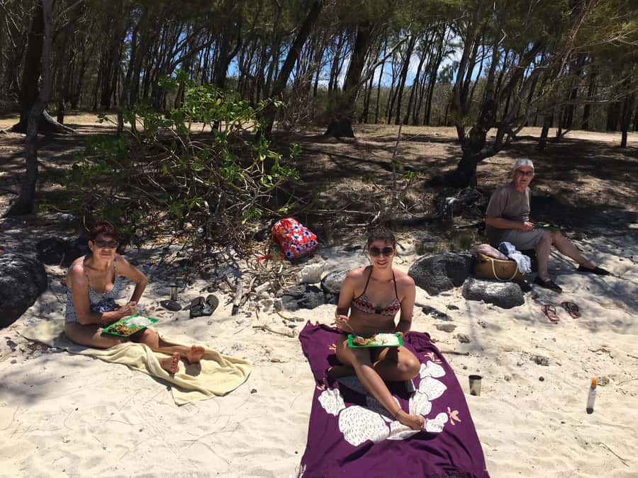 Blue Bay: Half-Day Snorkeling Trip with Creole Picnic Lunch - Ile des deux Cocos and the Creole picnic