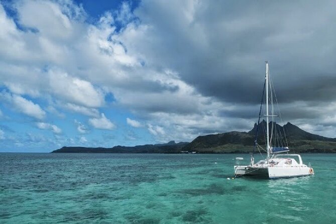 Catamaran Cruise: Isle aux Cerfs, Including BBQ Lunch, in Mauritius - Isle aux Cerfs: lunch first, then free time