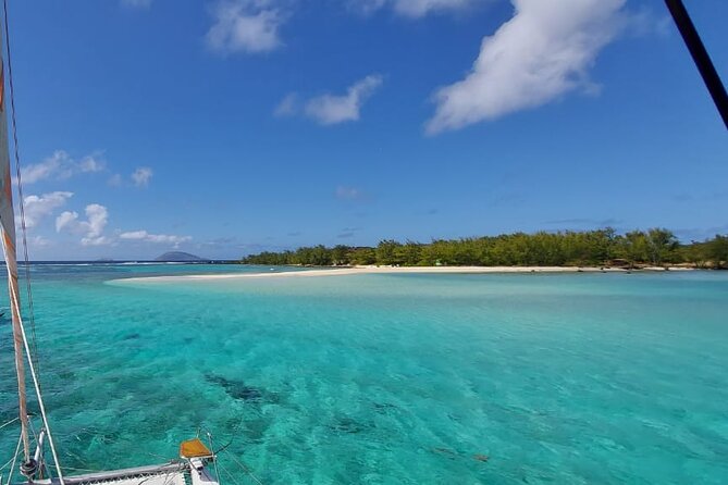 Catamaran Full-Day 3 island Northern Isles Cruise in Grand Baie - Gabriel Island, the prettiest beach stop