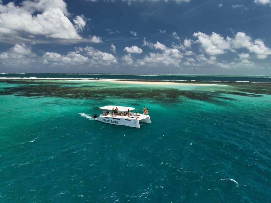 Catamaran Mauritius: South East 5 Islands Catamaran Cruises - Who should book this Mauritius boat day?