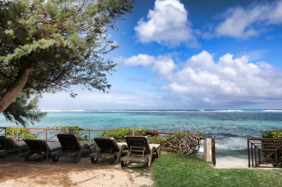 Day Trip at Ile aux Cerfs and other Gems of the South. - Lighthouse Island and the 45-minute sailing leg