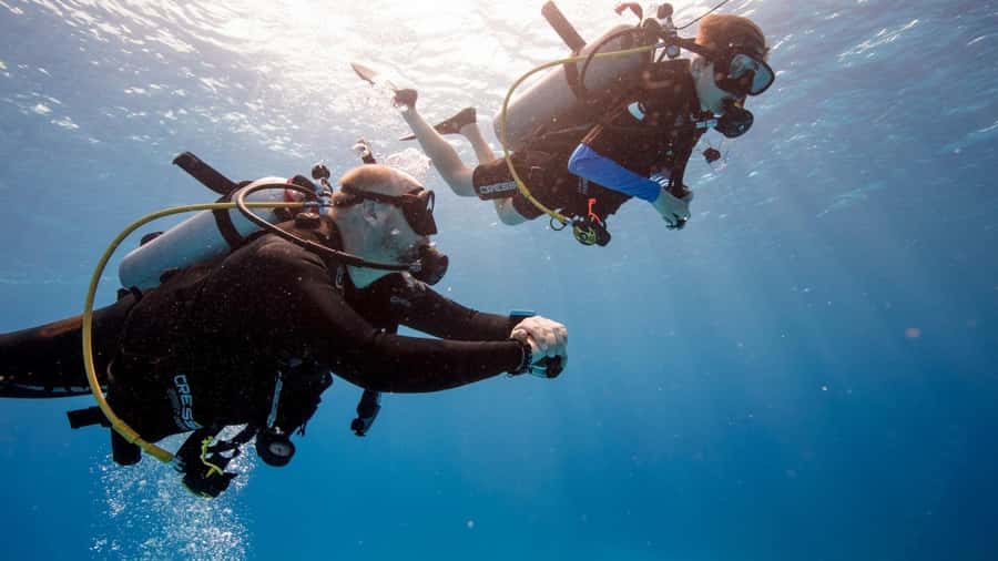 DISCOVER SCUBA DIVING IN LEMORNE with EasydiveMauritius - Taking the boat into the blue