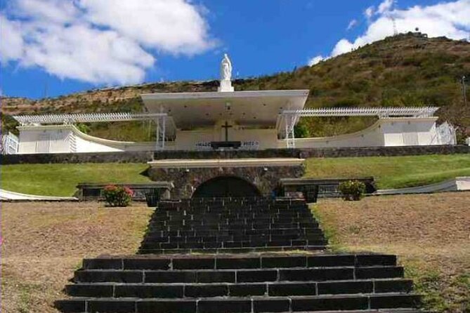 Discovering the North of Mauritius: Full-day incl Botanical garden & lunch - Caudan Waterfront, umbrellas, and the craft market