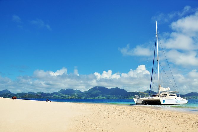 EAST Shared Cruise : OCÉANE Full day catamaran to Ile aux Cerfs - A second swim at Fond Blanc or Eau Bleu