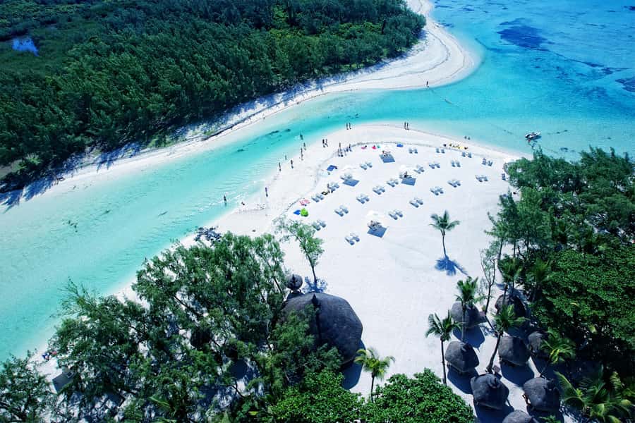 Exclusive Private Catamaran to Ile Aux Cerfs with Lunch - What the $1,001 group price really buys