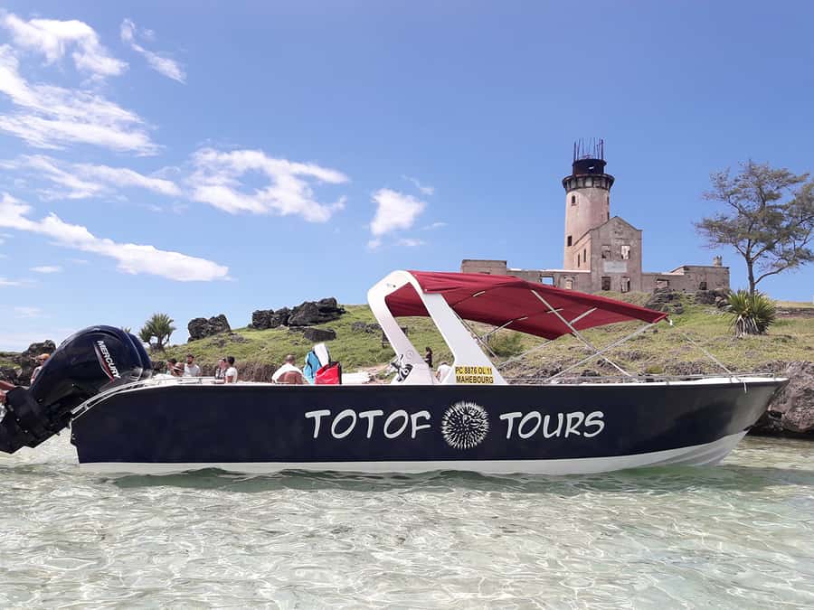 From Blue Bay: Ile aux Cerfs Speedboat Excursion with BBQ - Meeting the boat at Blue Bay Public Beach