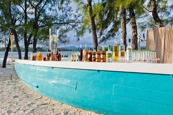 Full Day at Ile Des Deux Cocos - Choosing Between Snorkeling and the Glass-Bottom Boat