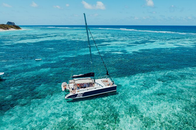 Full Day Catamaran Cruise - North Ilot Gabriel (sharing) - Key points at a glance