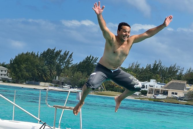 Full-Day Catamaran Cruise to Île aux Cerfs with BBQ Lunch - The return cruise with sega music