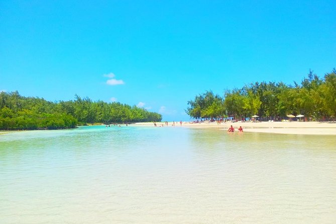 Full Day Ile aux Cerfs Speedboat Trip With Hotel Transfers (Private or Shared) - Barbecue lunch on Ilot Mangenie