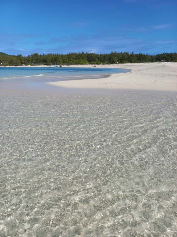 Grand Baie: Three Islands Private Boat Trip and Beach BBQ - Should you book the three-island boat trip?