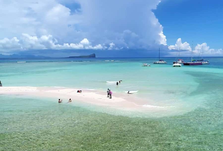 Grand Bay: Catamaran Cruise to Flat Island with BBQ Lunch - The barbecue lunch on the island