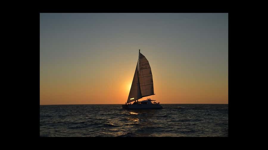 GrandBay-Sunset Cruise with Event Dinner for Private Groups - Music and the Mood on Deck