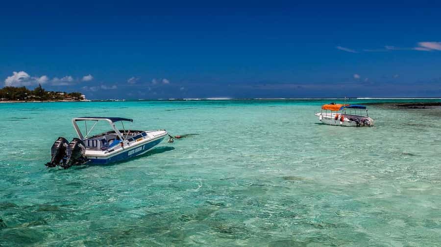 Ile Aux 2 Cocos with lunch and Snorkeling or Glass Bottom - Land activities when you want a break from water