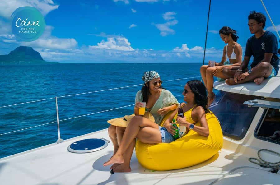 Ile Aux Bénitiers : Private Catamaran Cruise & Gourmet Lunch - Starting at L’Estuaire in Black River