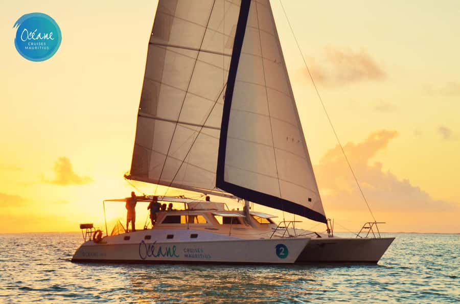 Ile aux Benitiers : Private OCÉANE Sunset Cruise - Key points at a glance