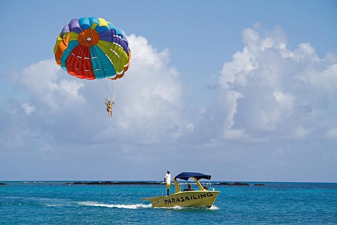 Ile aux Cerf: Speed boat with Parasailing & Tube Riding and Lunch - Key things to know before booking