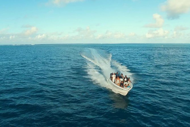 Ile aux Cerf: Speed boat with Parasailing & Tube Riding and Lunch - A full day from Trou d’Eau Douce to the east coast lagoons