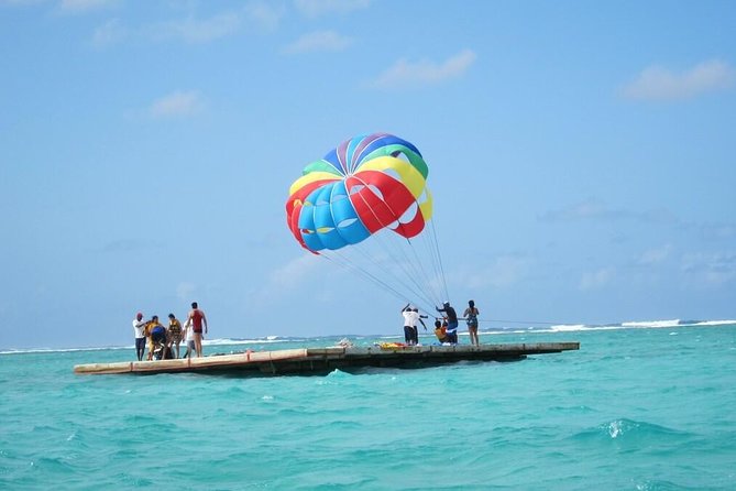 Ile aux Cerf: Speed boat with Parasailing & Tube Riding and Lunch - Barbecue lunch at Islet Margenie