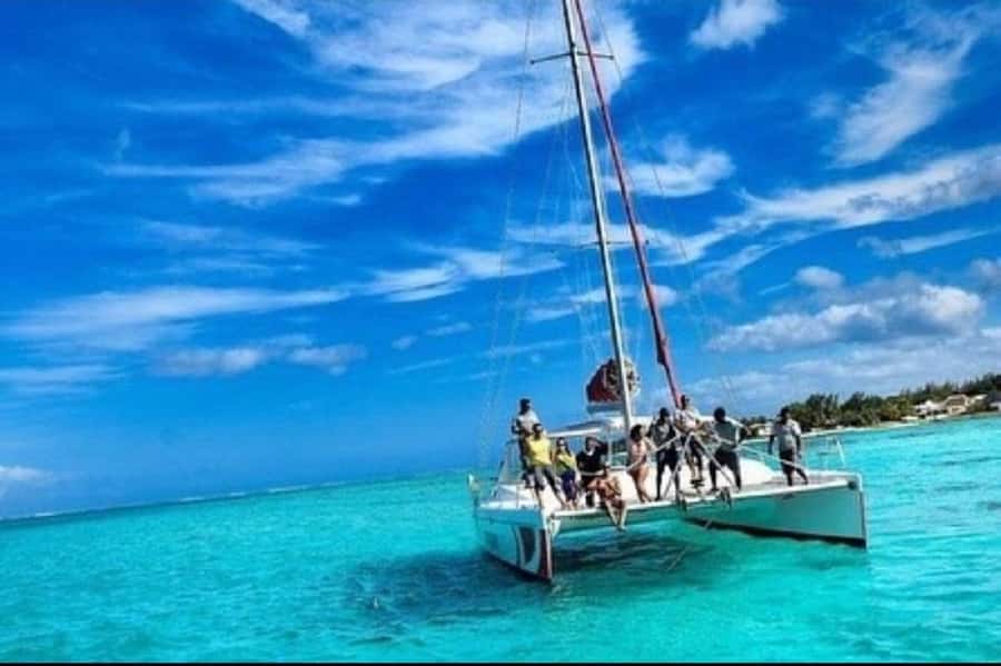 Ile Aux Cerfs Catamaran Cruise with Pick-up/Drop-off & Lunch - Sailing the east coast of Mauritius