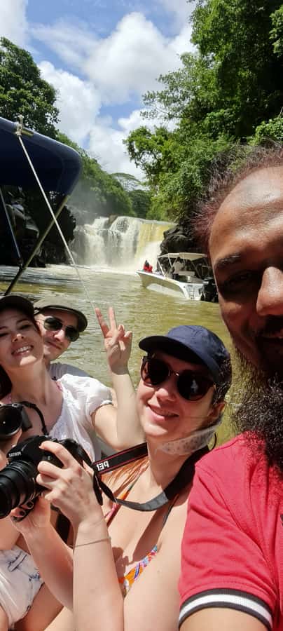 Ile aux Cerfs: Island & Waterfall Speedboat Tour with Lunch - Who should choose this tour?