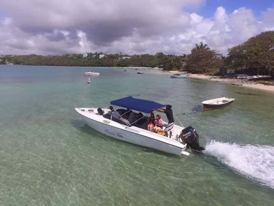 Ile aux Cerfs Speedboat Trip & Transport: Private or Shared - Lunch at Ilot Mangenie, next to Ile aux Cerfs
