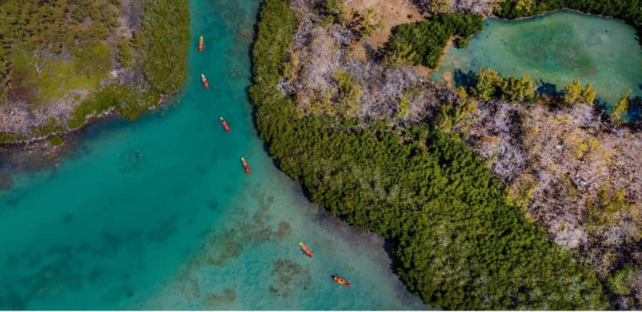 Ile d Ambre Kayaking - Walking across Ile d’Ambre to the ruins