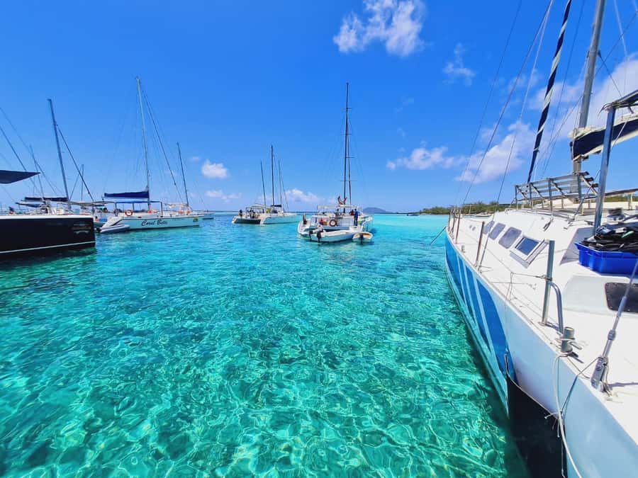 Ilot Gabriel: Catamaran Cruise & BBQ Lunch - Key points at a glance