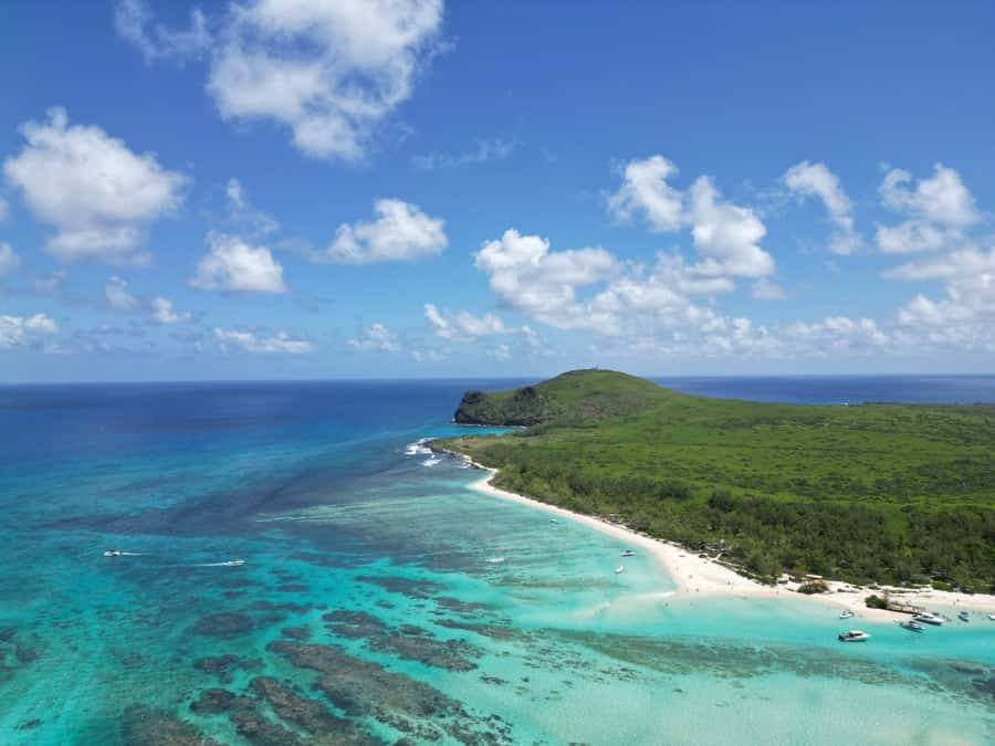Ilot Gabriel: Catamaran Cruise & BBQ Lunch - Coin de Mire on the return journey