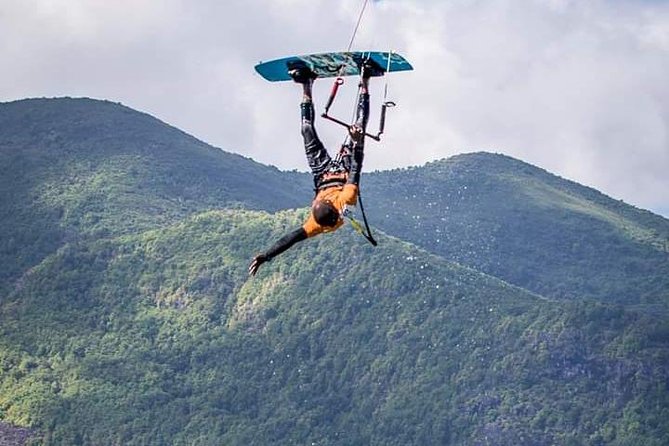 Kitesurfing lesson and rental at a cheaper price and with qualified instructor - Why the four-person limit matters