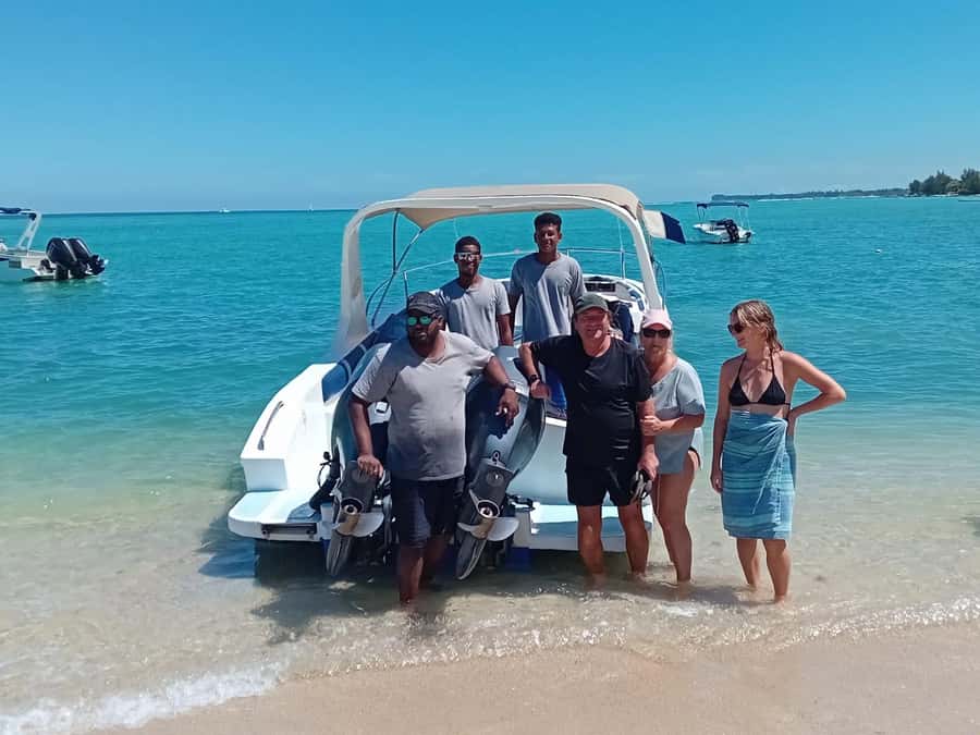 La Preneuse: Dolphin Watching and Snorkeling Speedboat Tour - Is $58 good value for two hours?