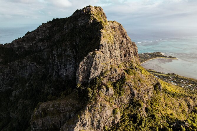 Le Morne Mountain Sunrise Hike & Climb - Who should book this hike?