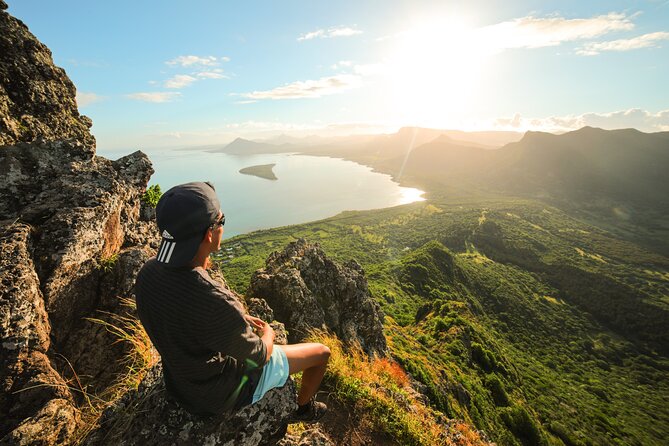 Le Morne Mountain Sunrise Hike & Climb - The scramble: where a hike becomes a climb