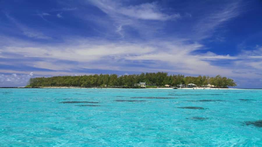 Mahebourg: L'île des Deux Cocos Island Boat Tour with Lunch - Who should book this island day?