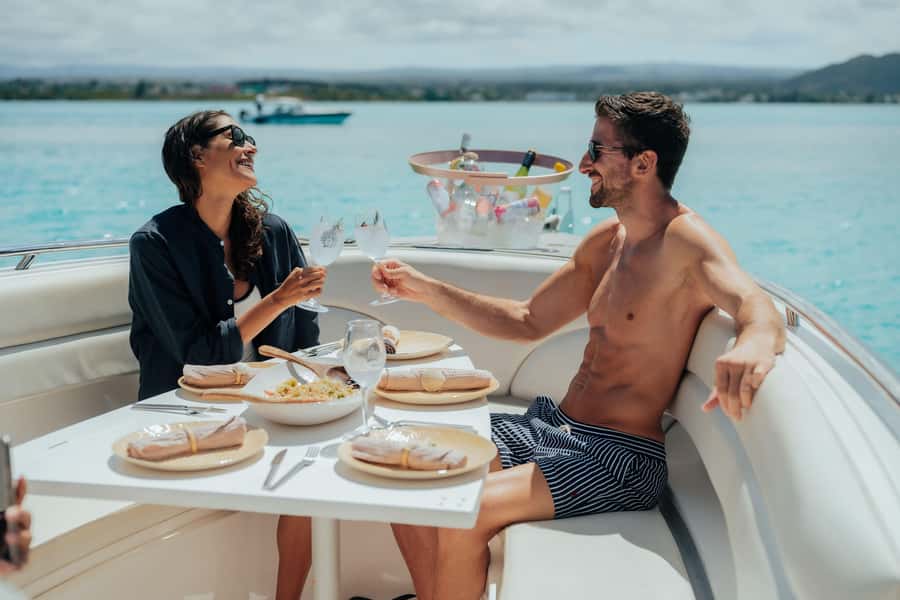 Mauritius: 5-Island Premium Speedboat Tour with Lunch - What the $824 group price really means