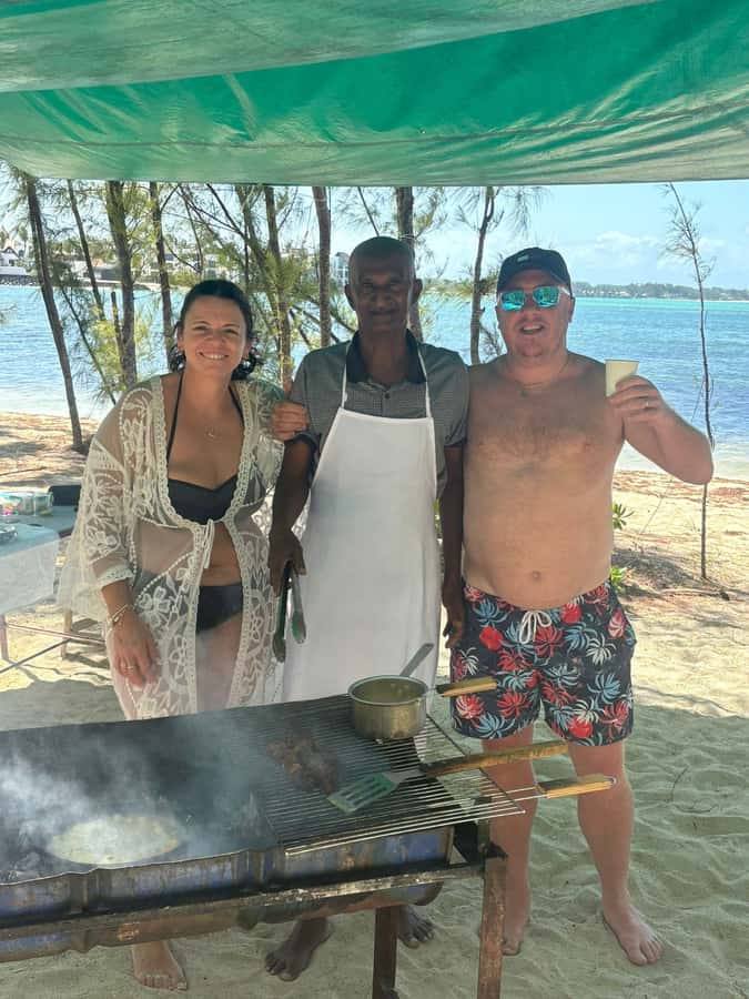 Mauritius 5 Islands Hopping Tours - PRIVATE BOAT - Snorkeling before lunch