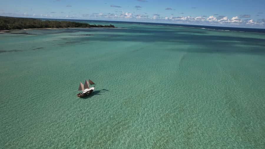 Mauritius: Boat trip to Ile aux Cerfs with Lunch/waterslide - BBQ lunch with open drinks
