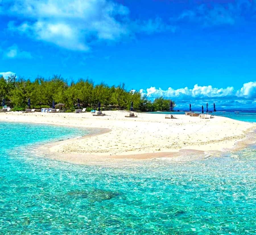 Mauritius: Catamaran cruise to 3 Northern Isles with lunch - Gabriel Island for beach time and snorkeling