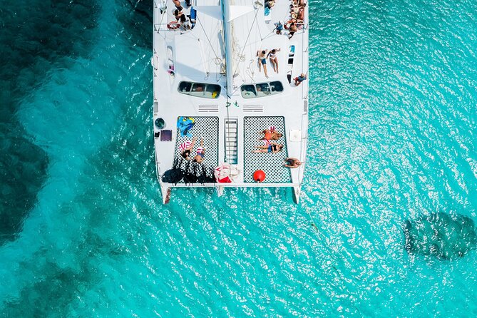 Mauritius: Catamaran Cruise to Ile Aux Cerfs with BBQ Lunch - Who will enjoy this day most?